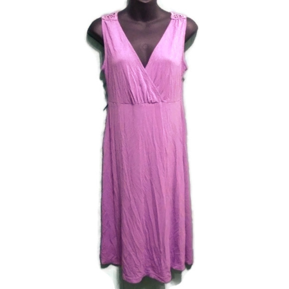 Merona Sleeveless V Neck Lace Back Casual Dress